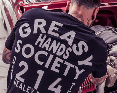 EXPLORE MEN'S GRAPHIC TEES
