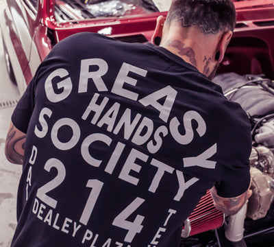 EXPLORE MEN'S GRAPHIC TEES