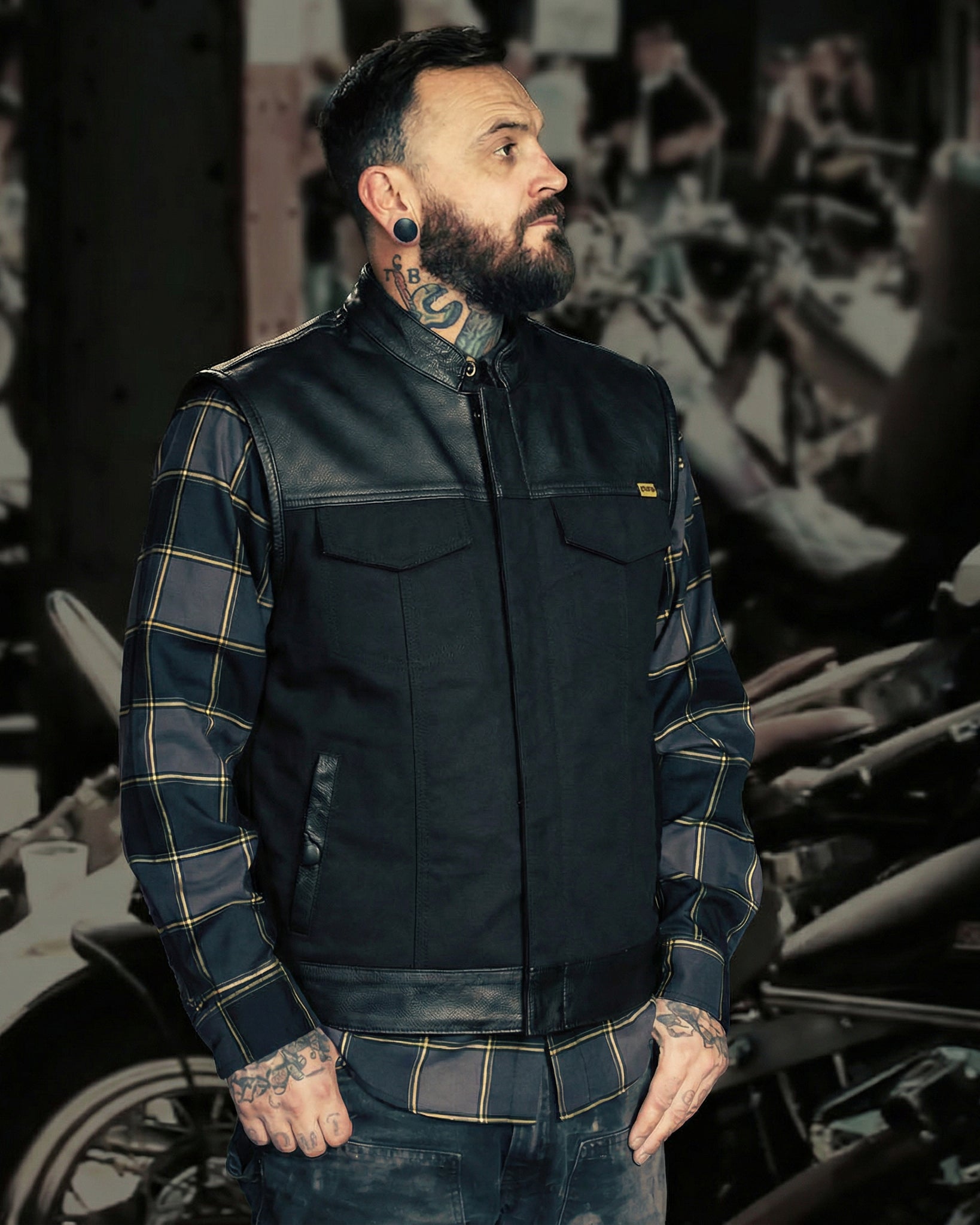 GHS-9-0051VEST-MODEL-2-GREASY-